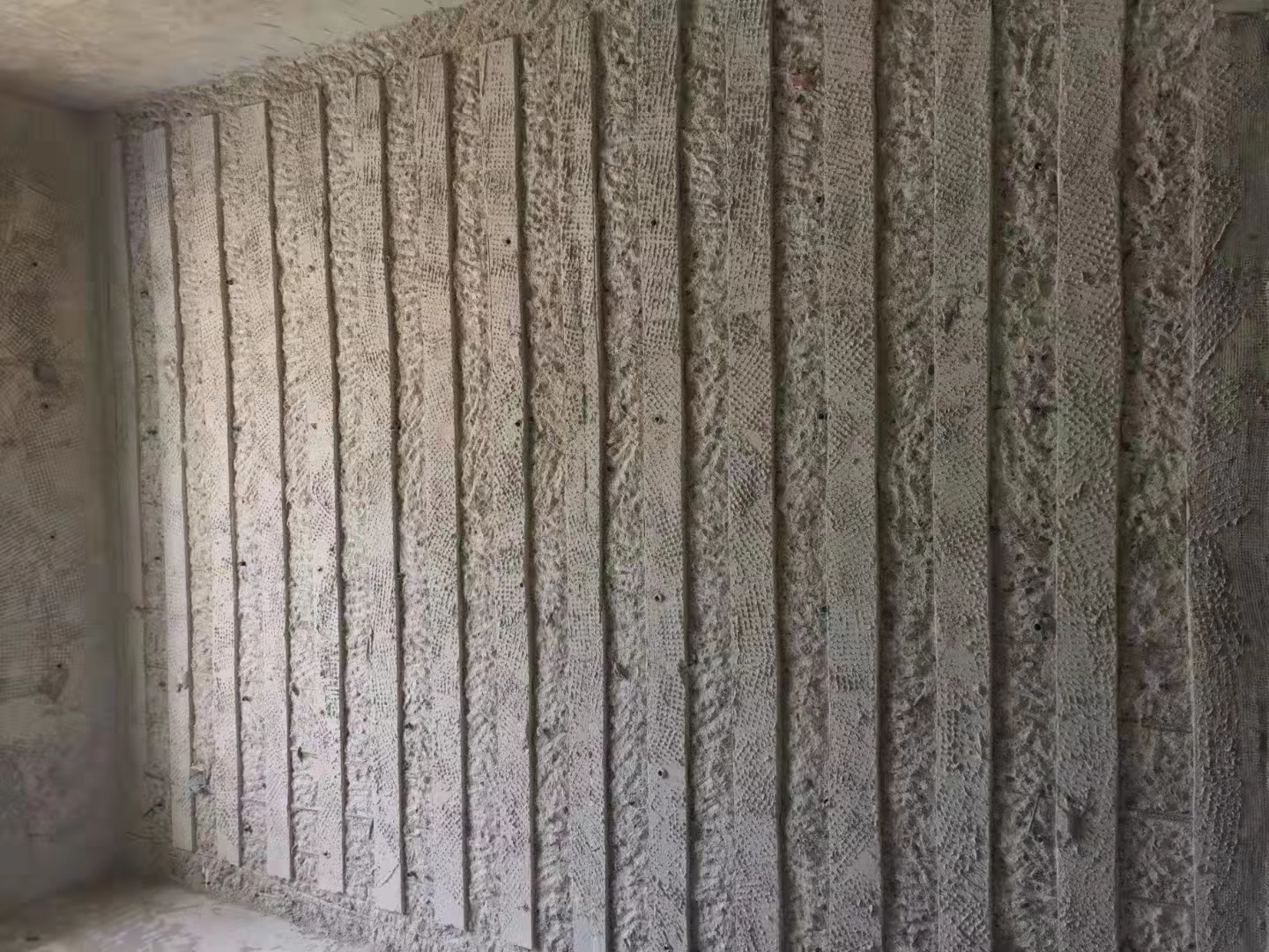 石棉房屋墙体加固施工方法